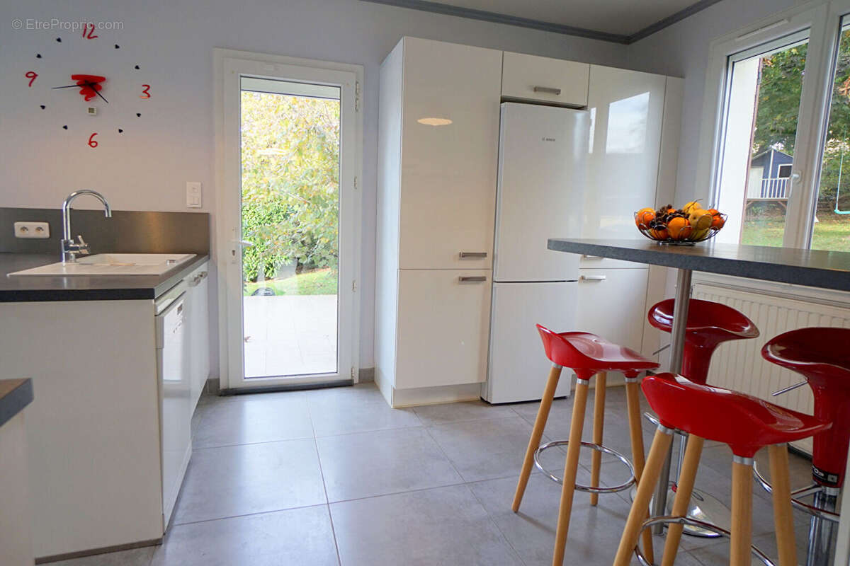 Maison à MEZIERES-SUR-SEINE