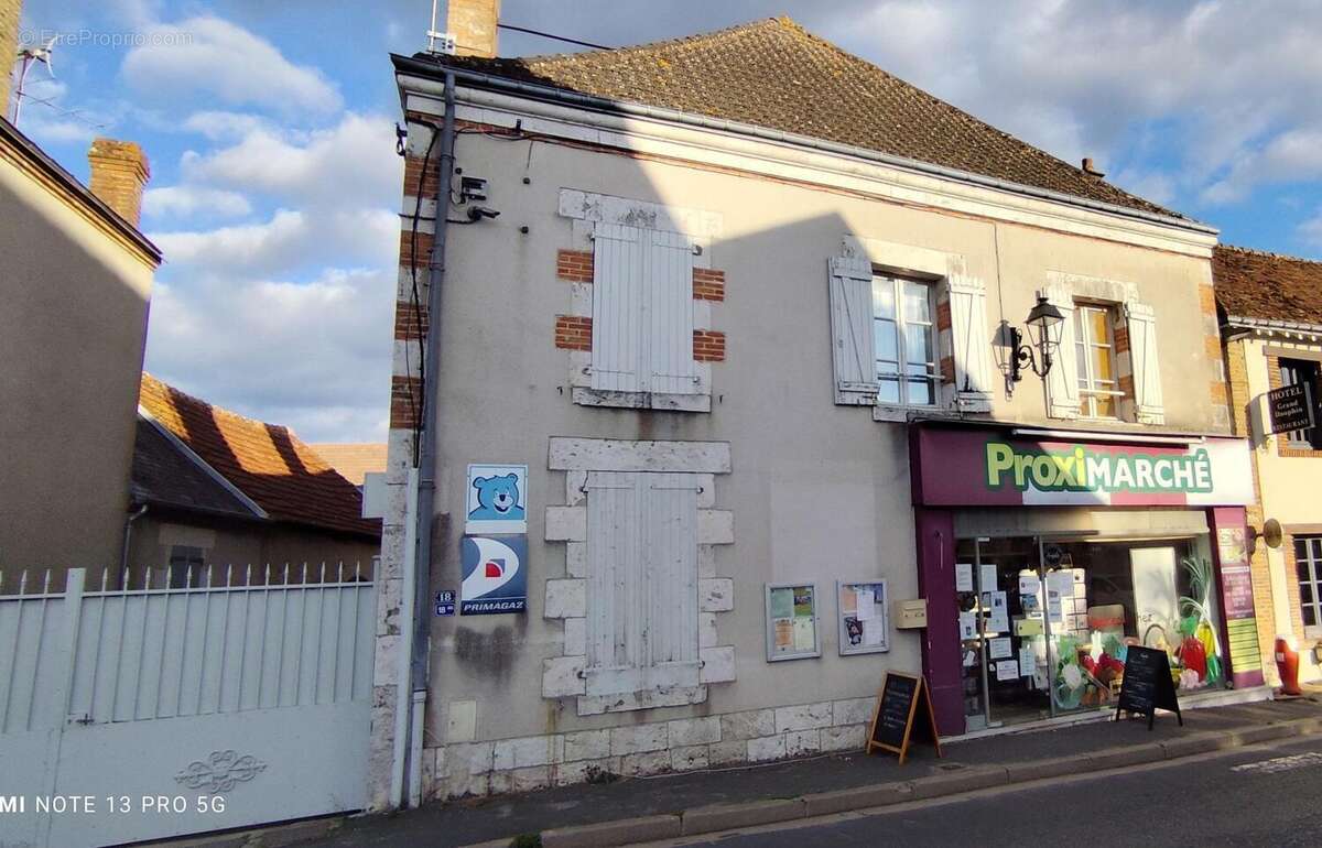 Photo 2 - Commerce à DHUIZON