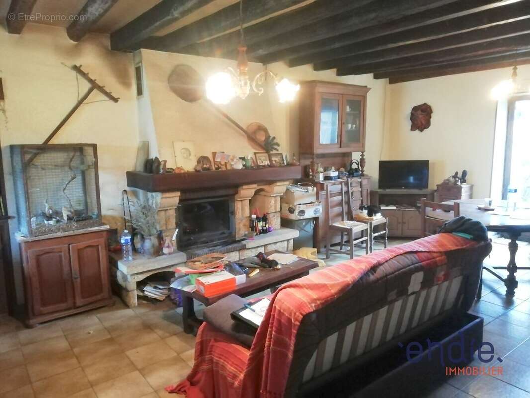 Longere de pays type f3 avec 2,5 ha de prés ! - photo 3