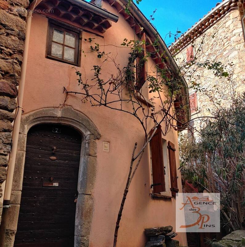 Maison à COLLOBRIERES