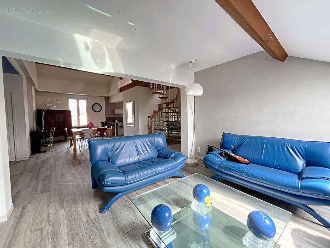 À vendre : Appartement spacieux de 4 pièces à COURCY ! - photo 4