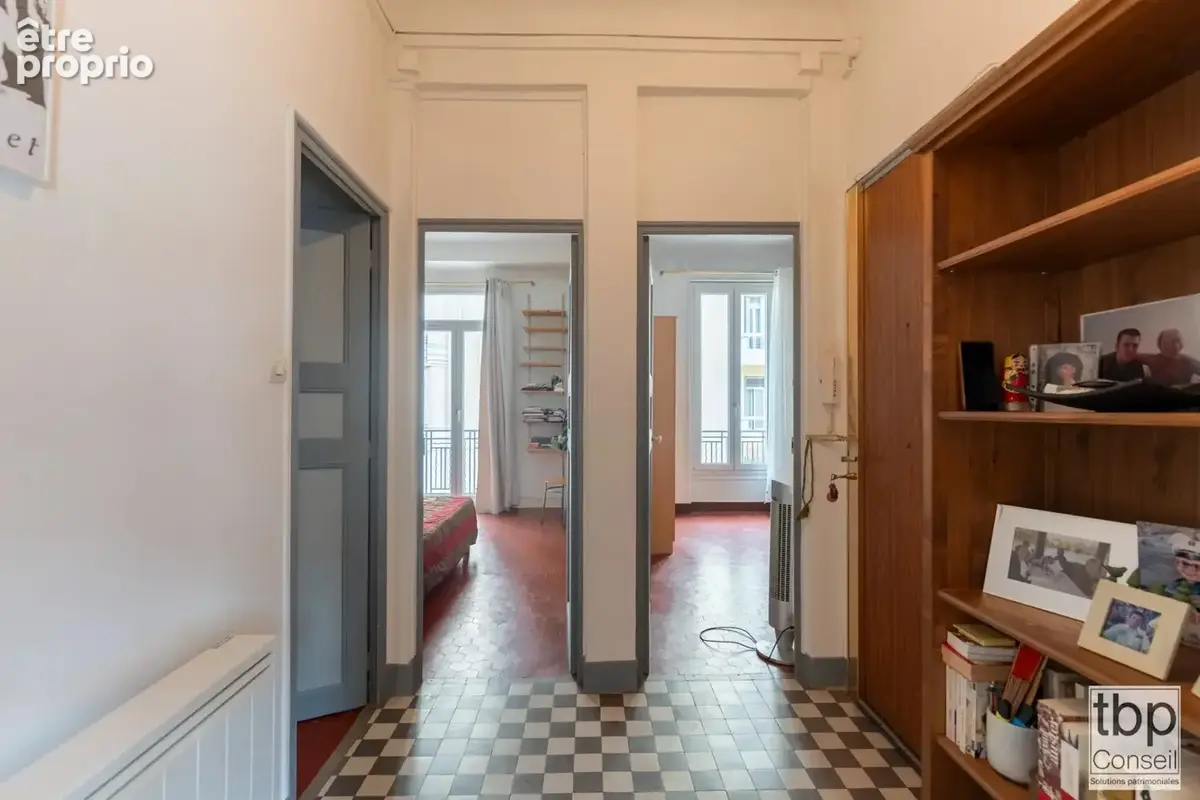 Sebastopol – t3 traversant avec balcon et cave - photo 2