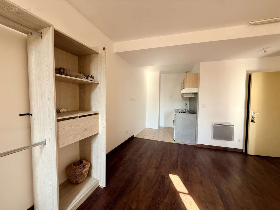 Vente appartement t2 au dernier étage, place jean moulin, 66000 Perpignan. - photo 4