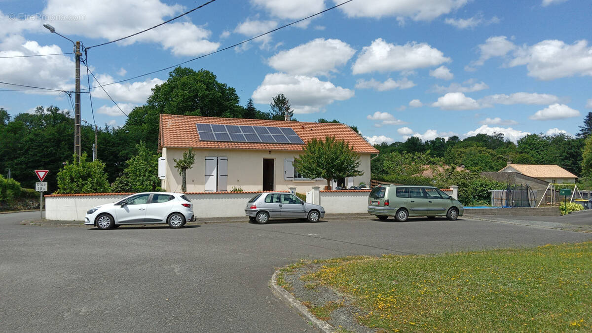 Maison à MAZIERES-EN-GATINE
