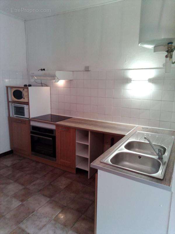 Appartement à ROBIAC-ROCHESSADOULE