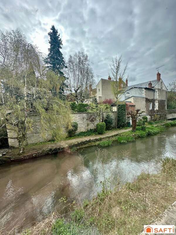 Photo 2 - Commerce à NEVERS