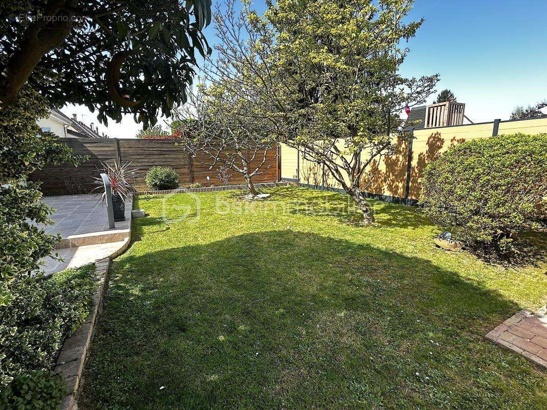 Maison à BRIE-COMTE-ROBERT