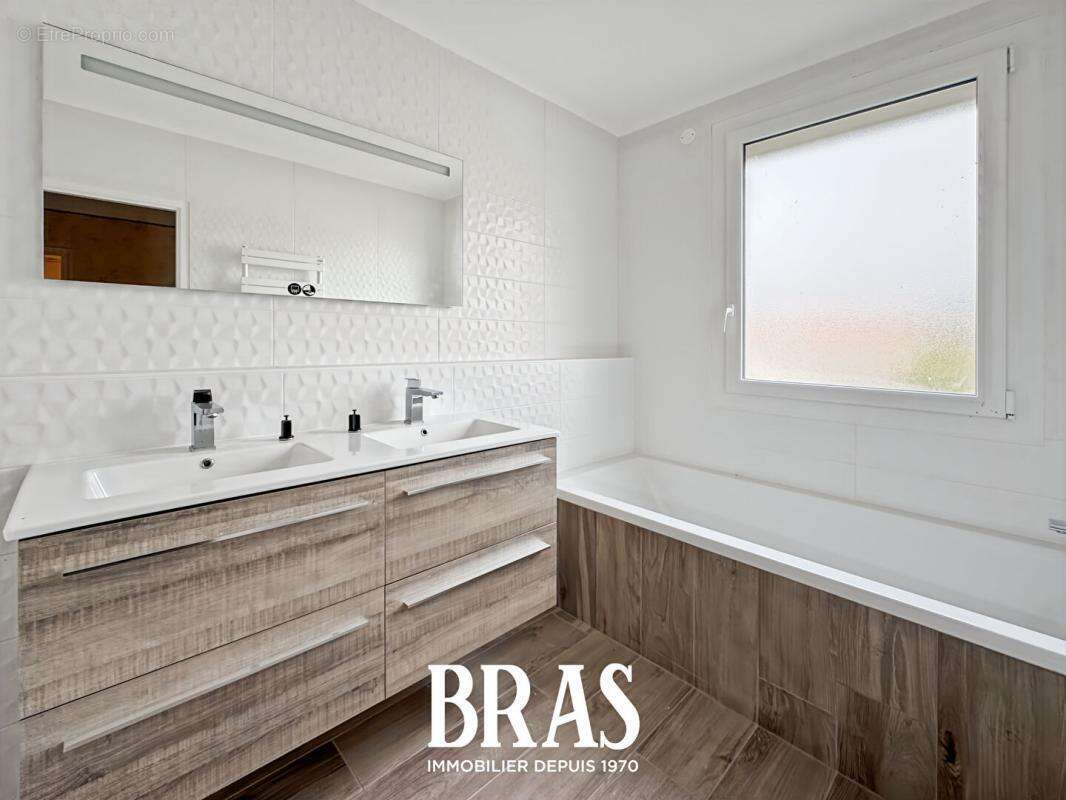 Maison à SAINT-SEBASTIEN-SUR-LOIRE