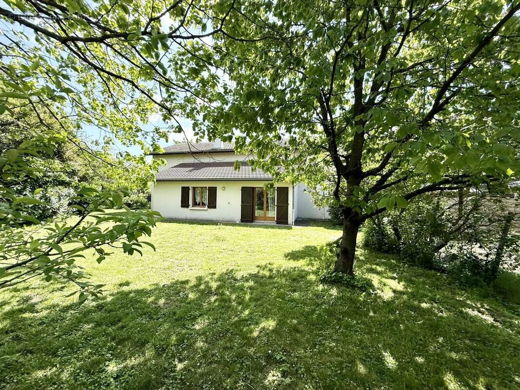 Maison à FONTAINE