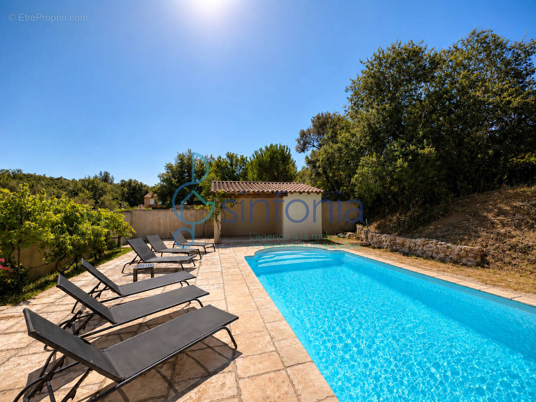 Maison à SAINTE-ANASTASIE