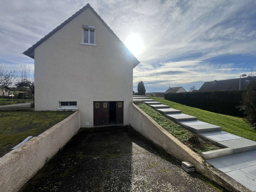 Maison à CHAROLLES