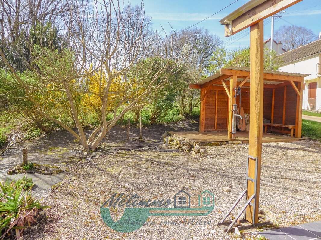 Maison à COULANGERON