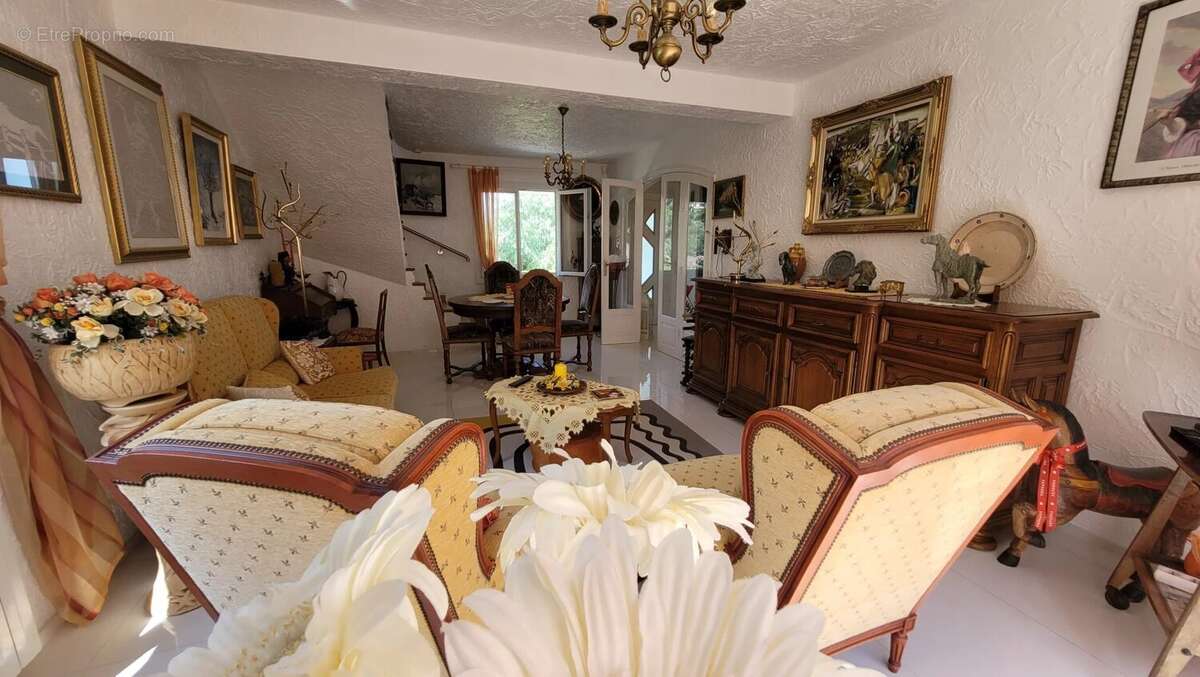 Maison à MANDELIEU-LA-NAPOULE