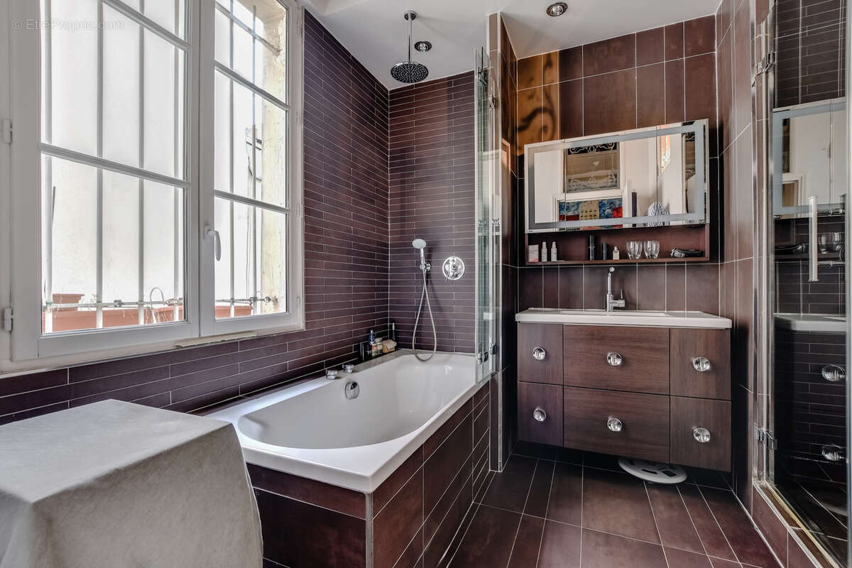 Appartement à PARIS-2E