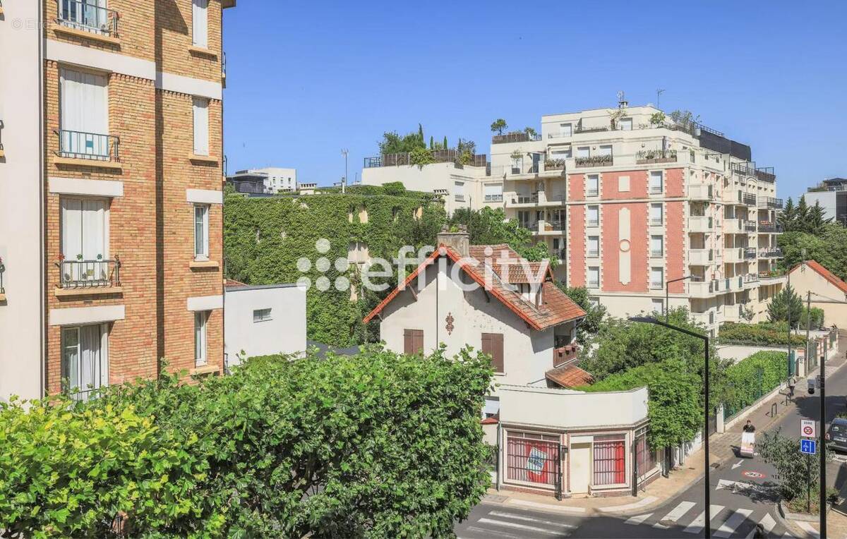 Appartement à COURBEVOIE