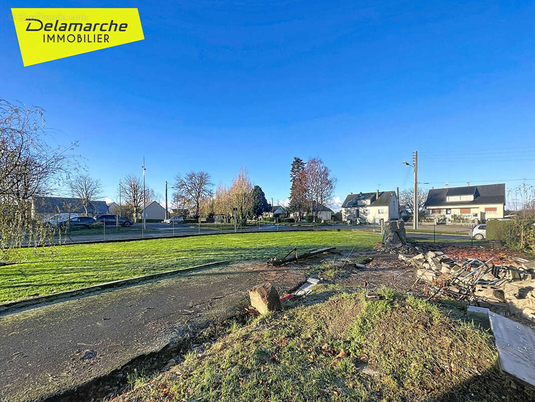 Terrain à CERENCES