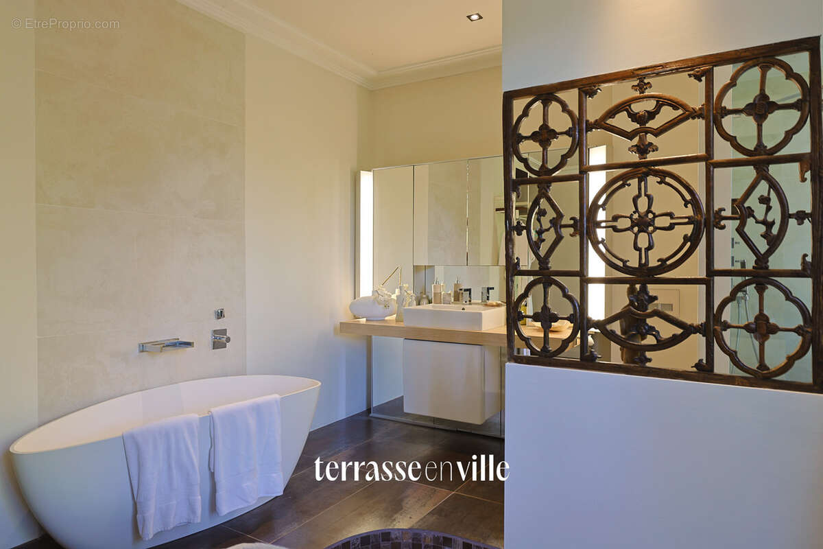 Appartement à LA CRAU