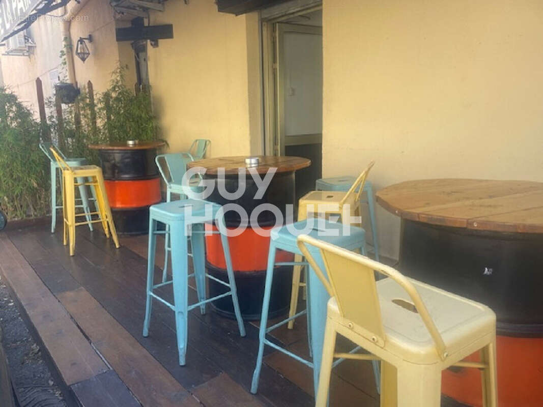 Commerce à VALLAURIS