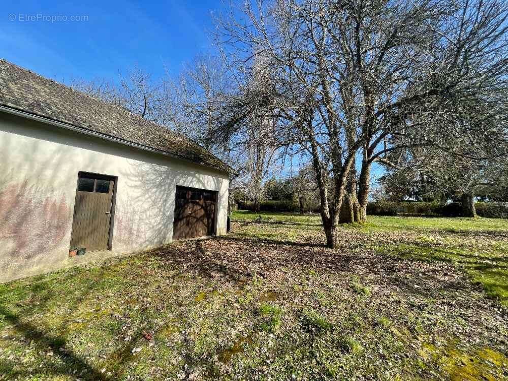 Terrain à FRESSELINES