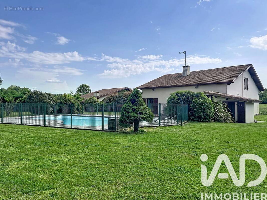 Photo 1 - Maison à SAUGNAC-ET-CAMBRAN