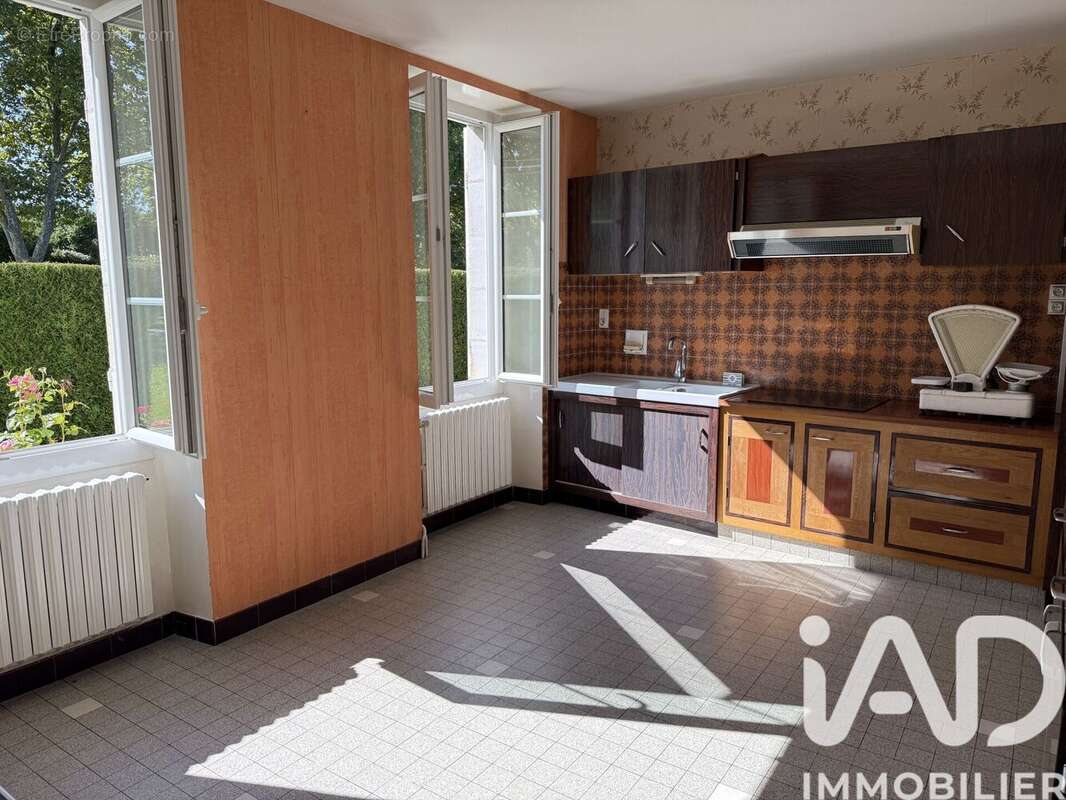 Photo 2 - Maison à SAINT-AMAND-MONTROND