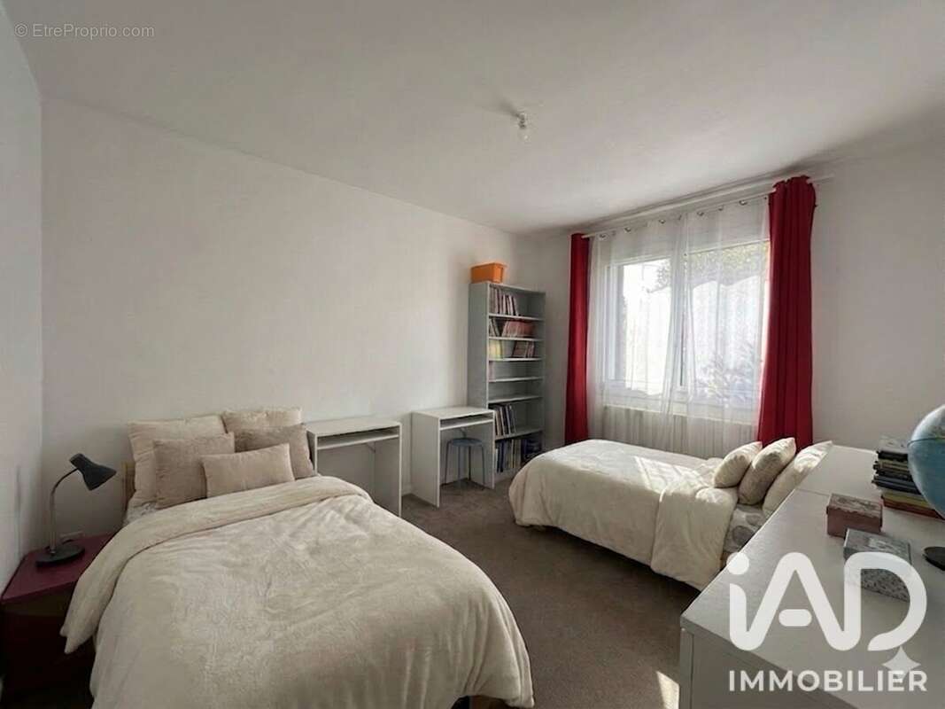 Maison 120 m² à Sainte-Bazeille  - photo 9