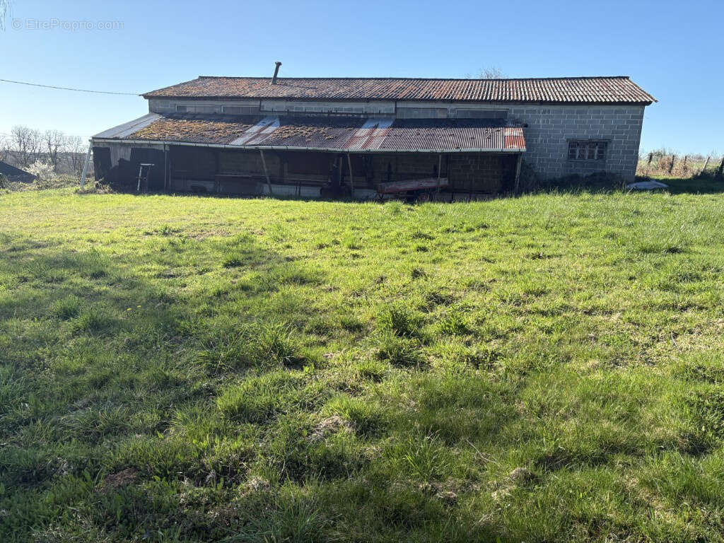 Appartement à JUILLAC