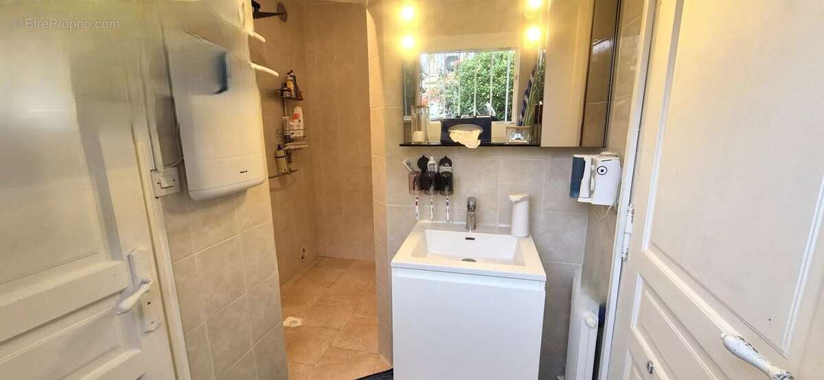 Maison à SAINT-LAURENT-DU-VAR