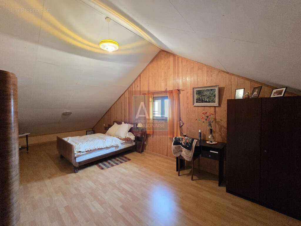 Maison à CHAMBON-LE-CHATEAU