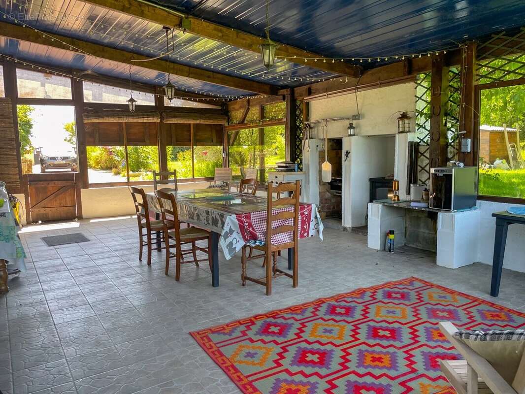 Belle maison sans voisins mais proche des commodités. - photo 2