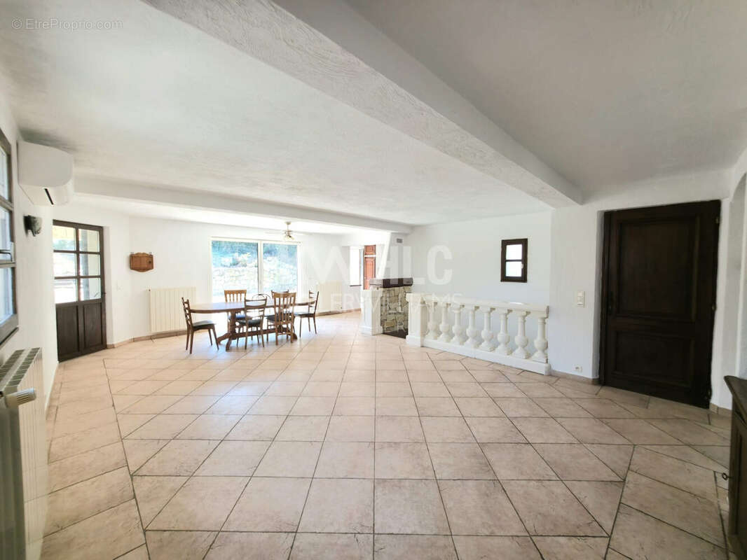 Maison 150 m² à Le Rouret  - photo 6