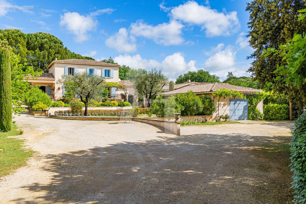 Maison à SUZE-LA-ROUSSE
