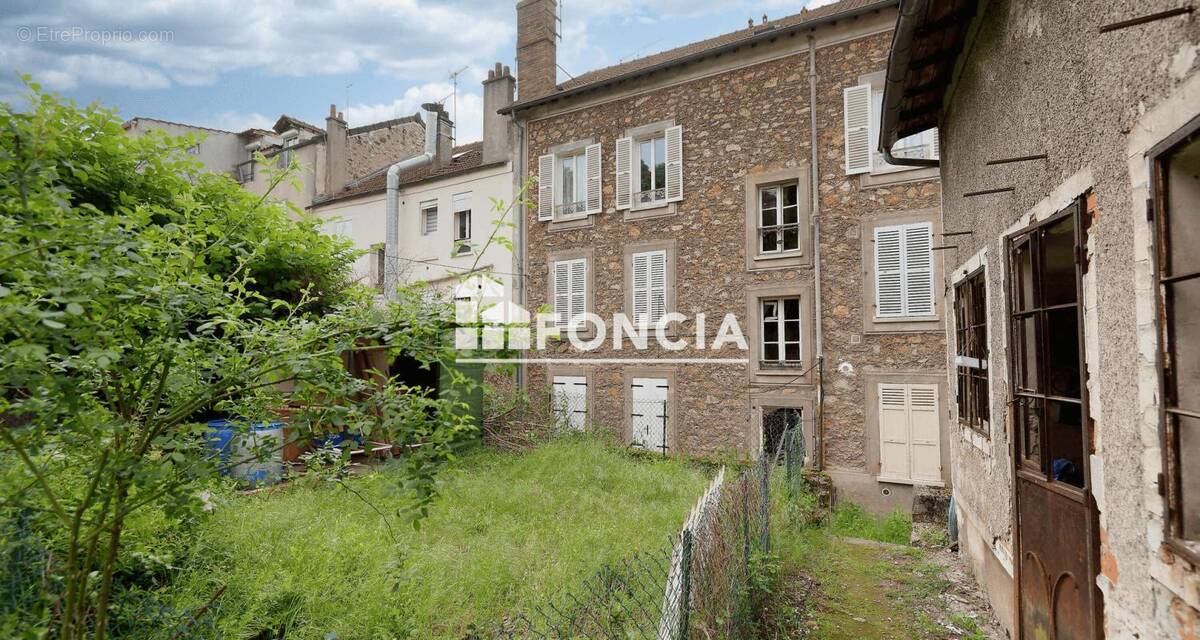Appartement à CORBEIL-ESSONNES