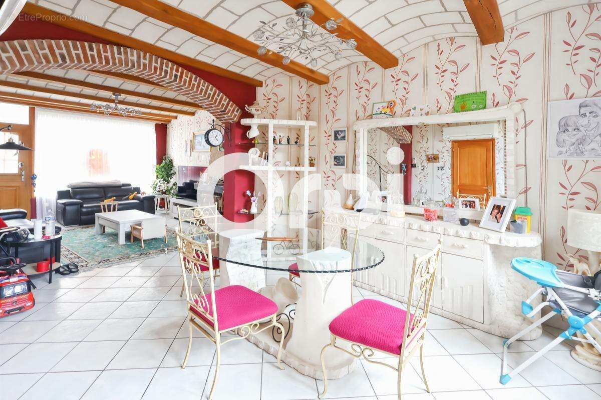 Maison 3 chambres, jardin et garage à Bergues intra muros (59380) - photo 7