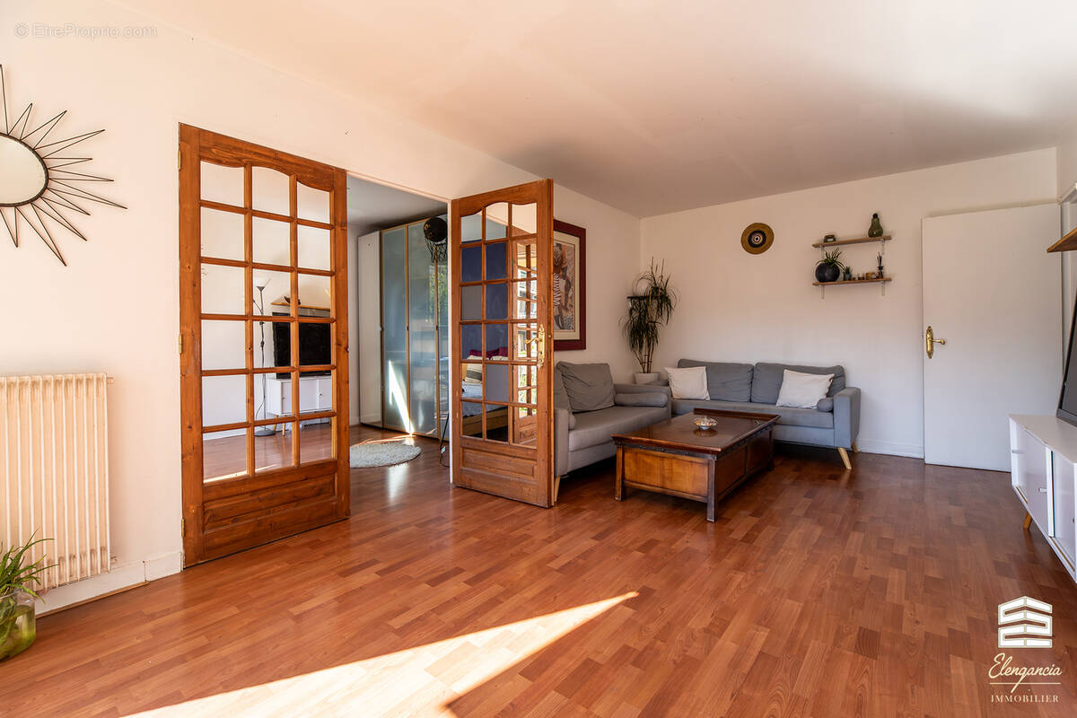 Appartement à PARIS-19E