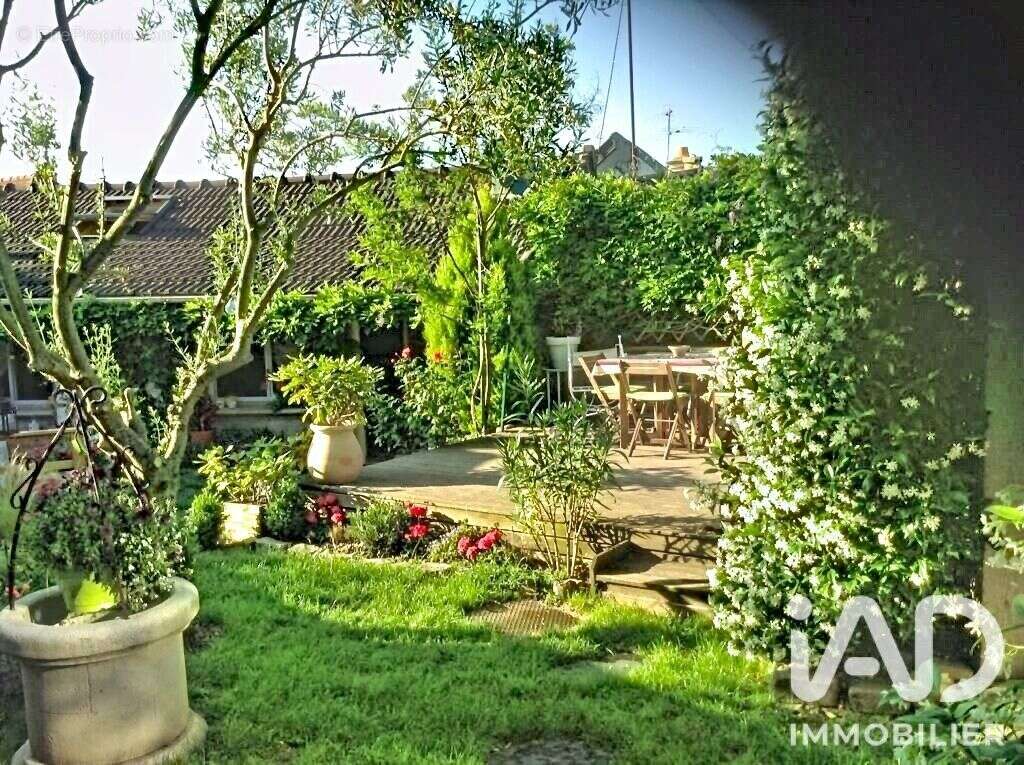 Maison 300 m² à Montlhery  - photo 3