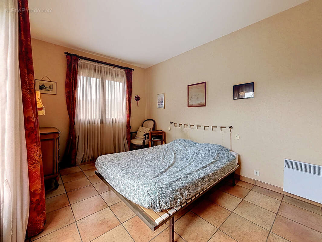 Maison de caractère avec jardin   Un beau potentiel à exploiter à Codalet - photo 4