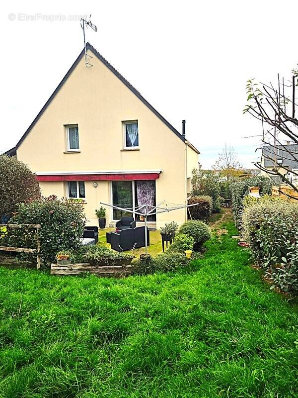 Maison à MESLAY-DU-MAINE