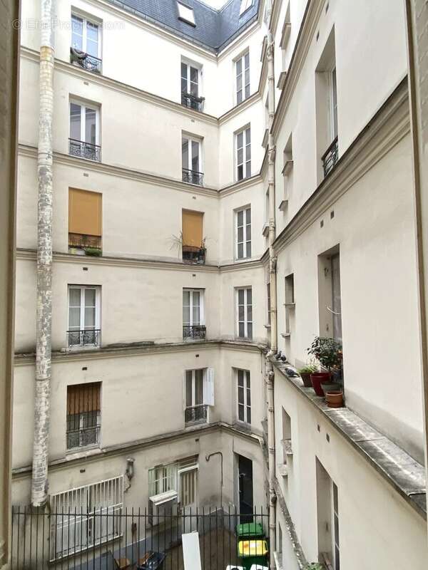 Appartement à PARIS-10E