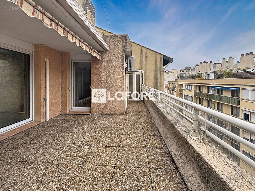 Appartement à MARSEILLE-5E