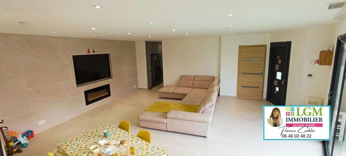 Maison à LA CALMETTE