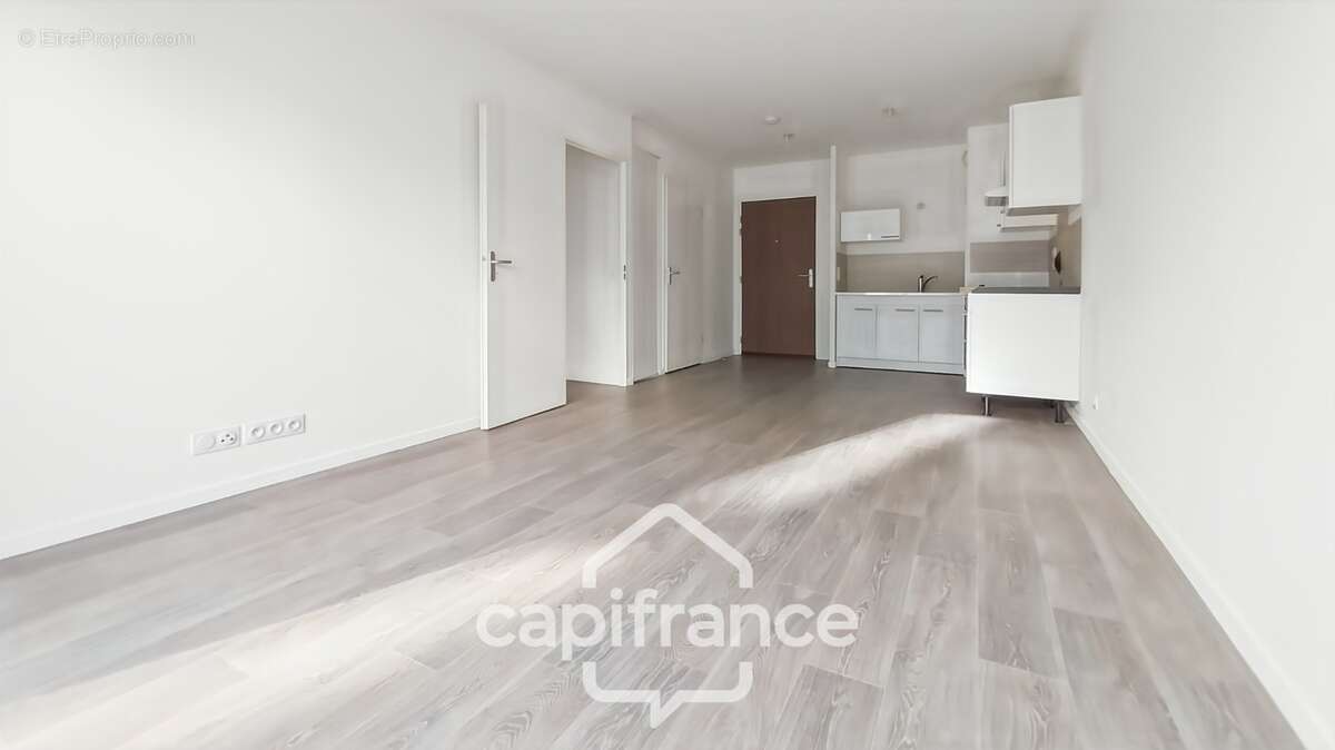Pontault-Combault-Appartement 2 pièces-Très bon état- Résidence de 2017-Jardin-terrasse-Parking-lumineux-Bien agencé - photo 4