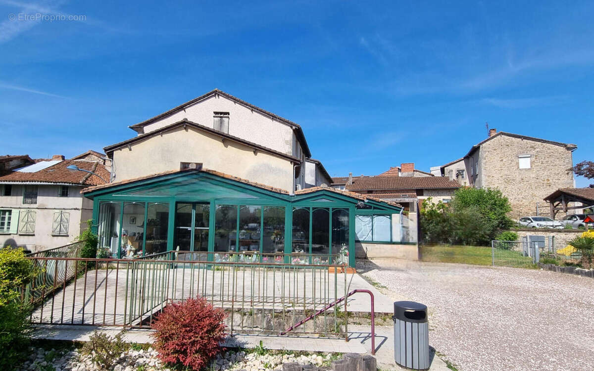 20260418_114913 - Commerce à NONTRON