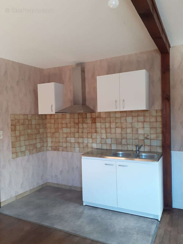 Commerce à SEREILHAC