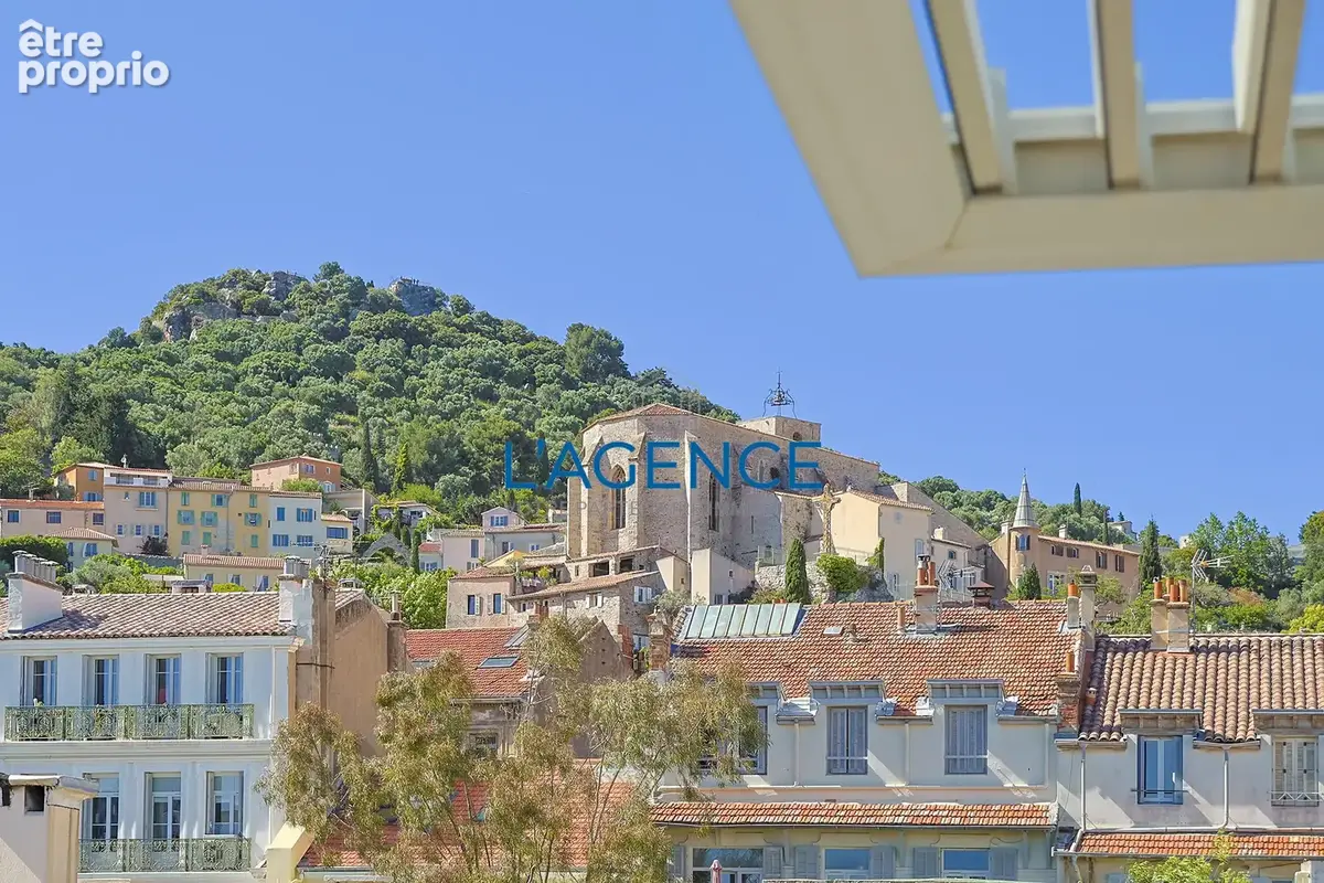 Appartement T4 de 134 m2 avec terrasse de 53m2 en dernier étage avec ascenseur au centre ville de Hyères - photo 17