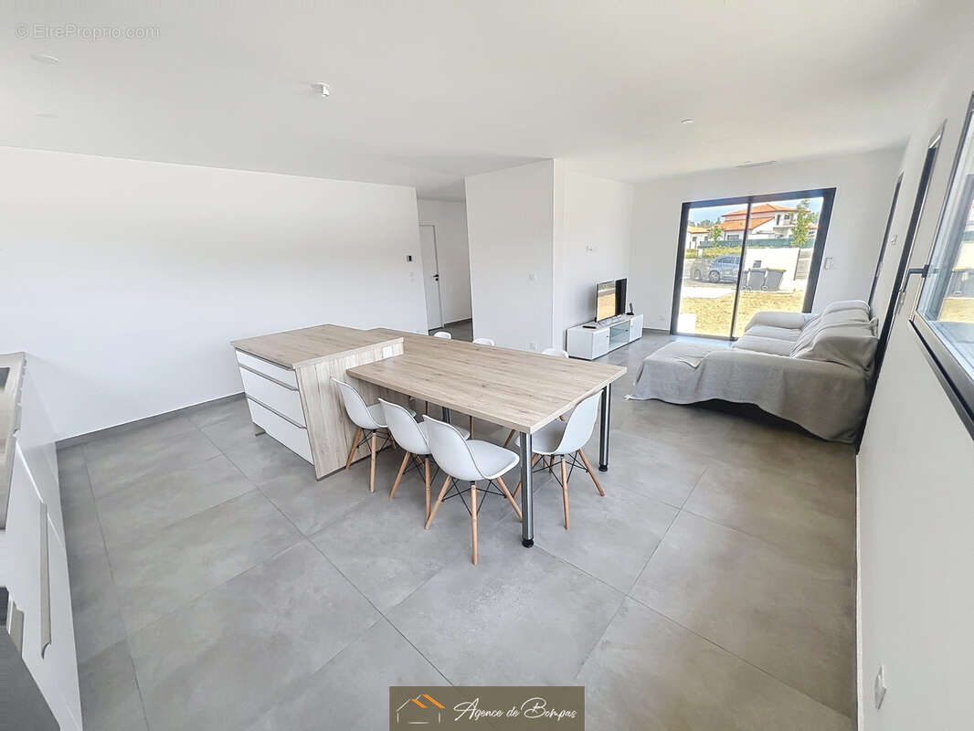 Secteur residentiel - villa 3 faces 123  m2 hbts  sur 356 m2 de terrain  - - photo 4