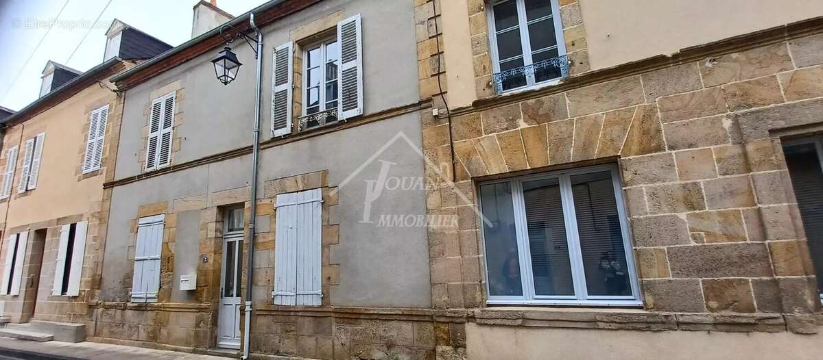 Appartement à BOURBON-L'ARCHAMBAULT