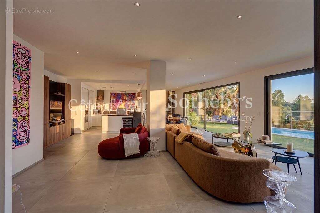 Villa contemporaine rénovée avec vue panoramique mer et Cap d’Antibes - photo 9