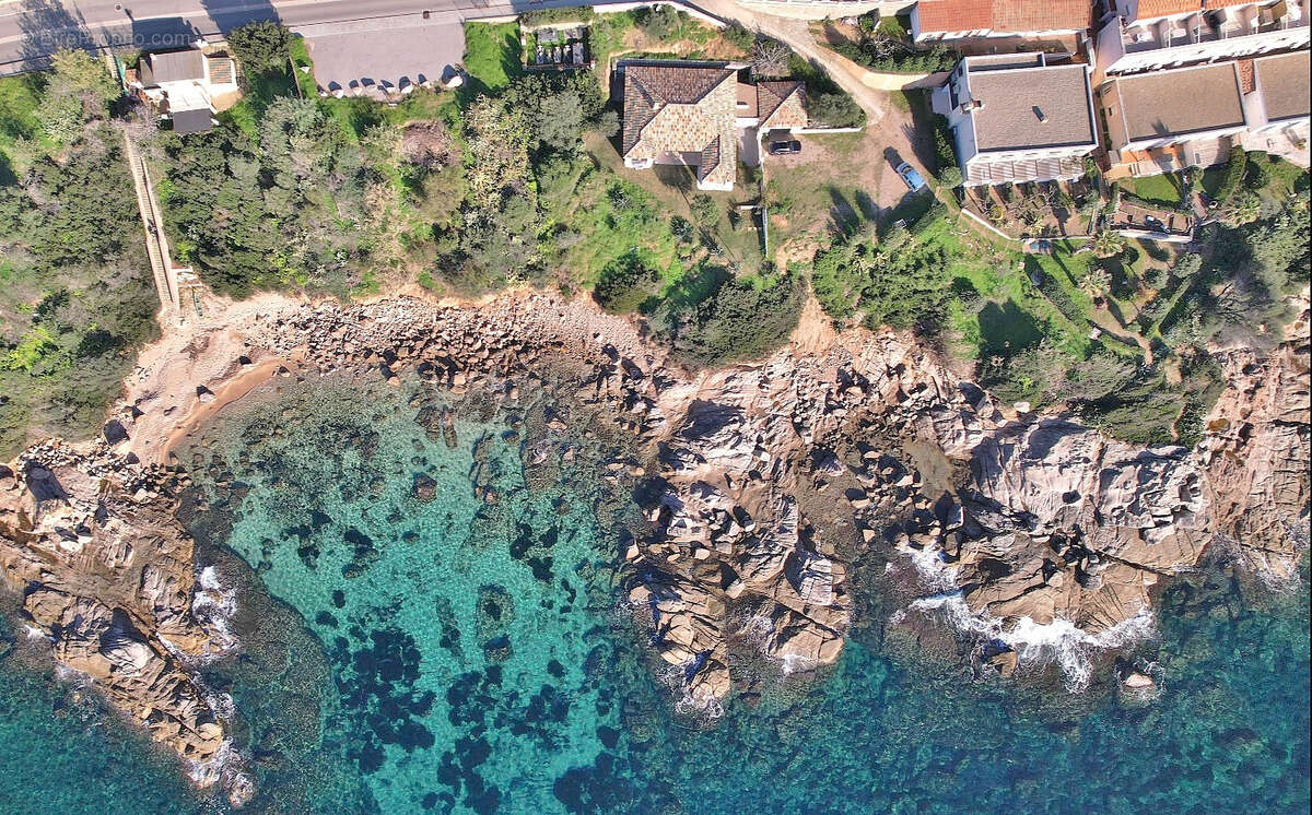 30 minutes d'AJACCIO - Immeuble de 6 appartements pieds dans l'eau - photo 6
