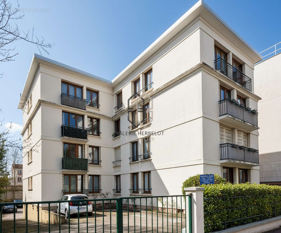 Appartement à SAINT-MAUR-DES-FOSSES